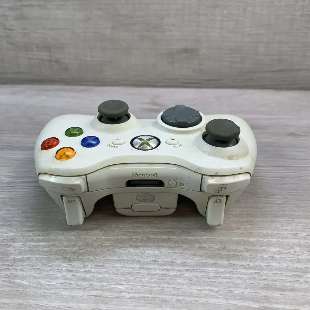 Microsoft Xbox 360 Wireless Gaming Controller - White (Model 1403)